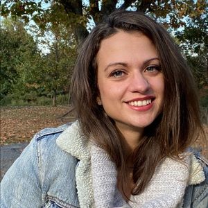 Meet your Posher, Caroline bernadette